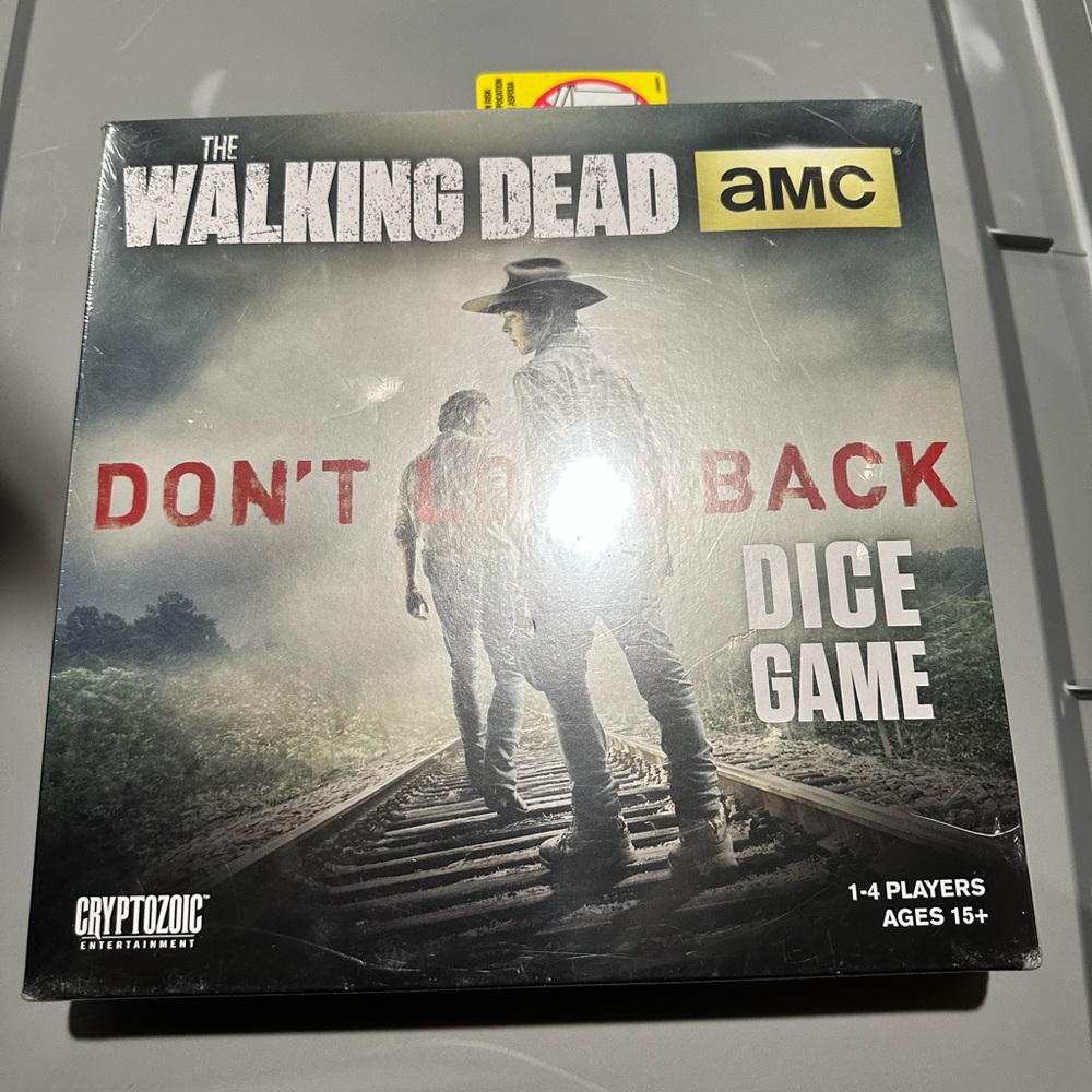 AMC The Walking Dead Don't Look Back Dice Game New, Sealed